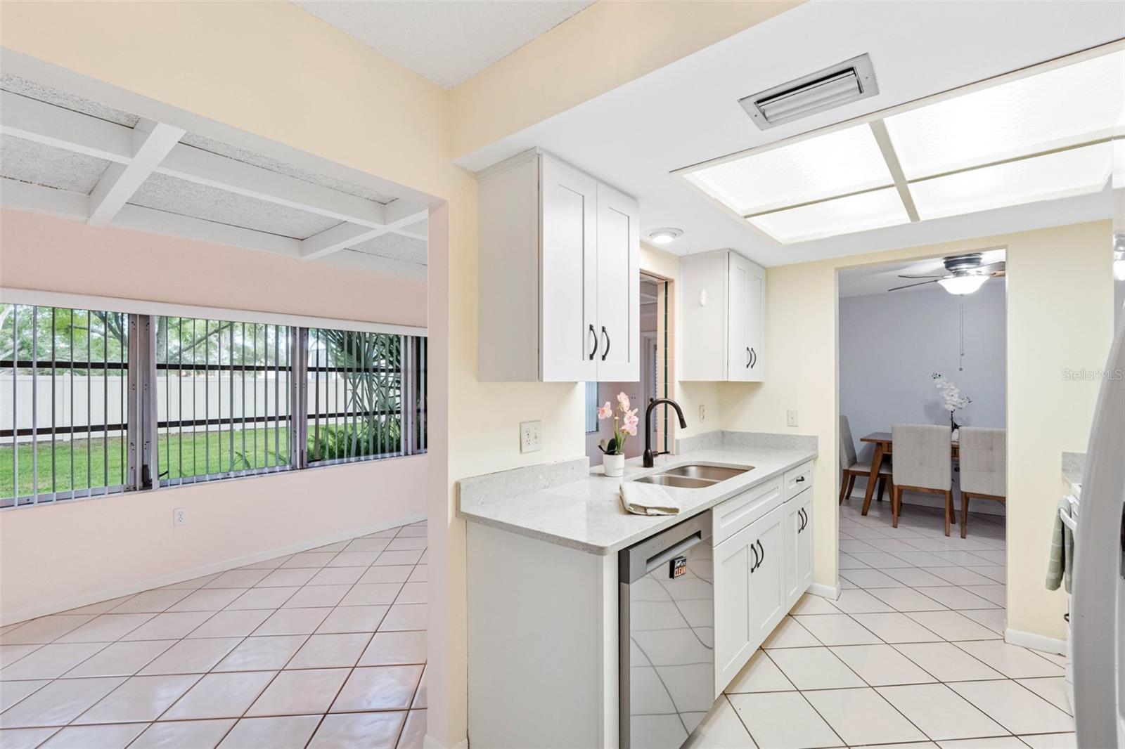 VILLAS CAPRI CONDO - Residential