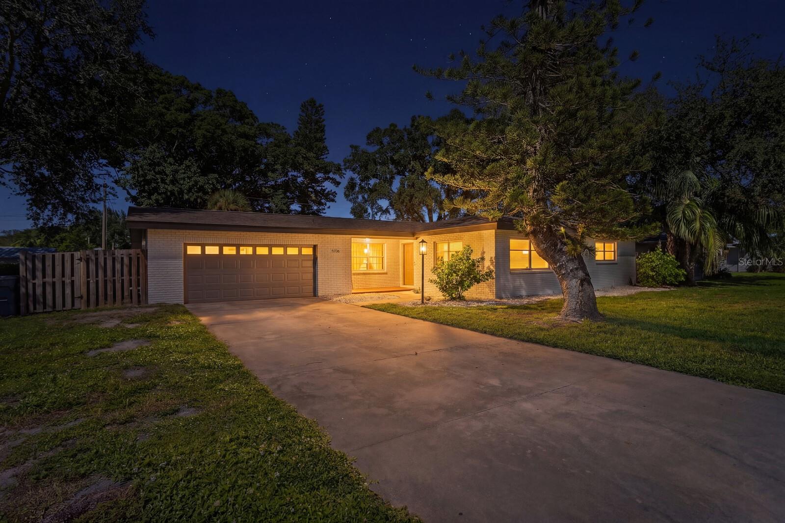 5706 8TH AVENUE DRIVE W, BRADENTON, FL, 34209 1 5706 8TH AVENUE DRIVE W