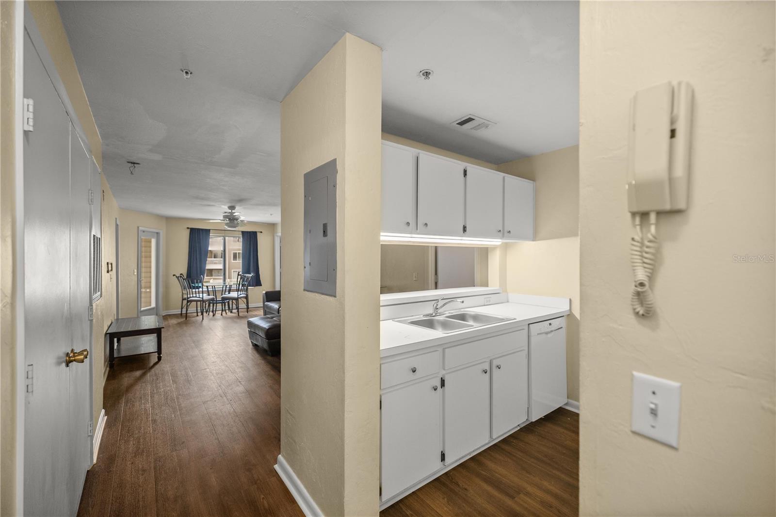 Photo 3 of 31 of 4000 SW 23RD STREET 3-202 condo