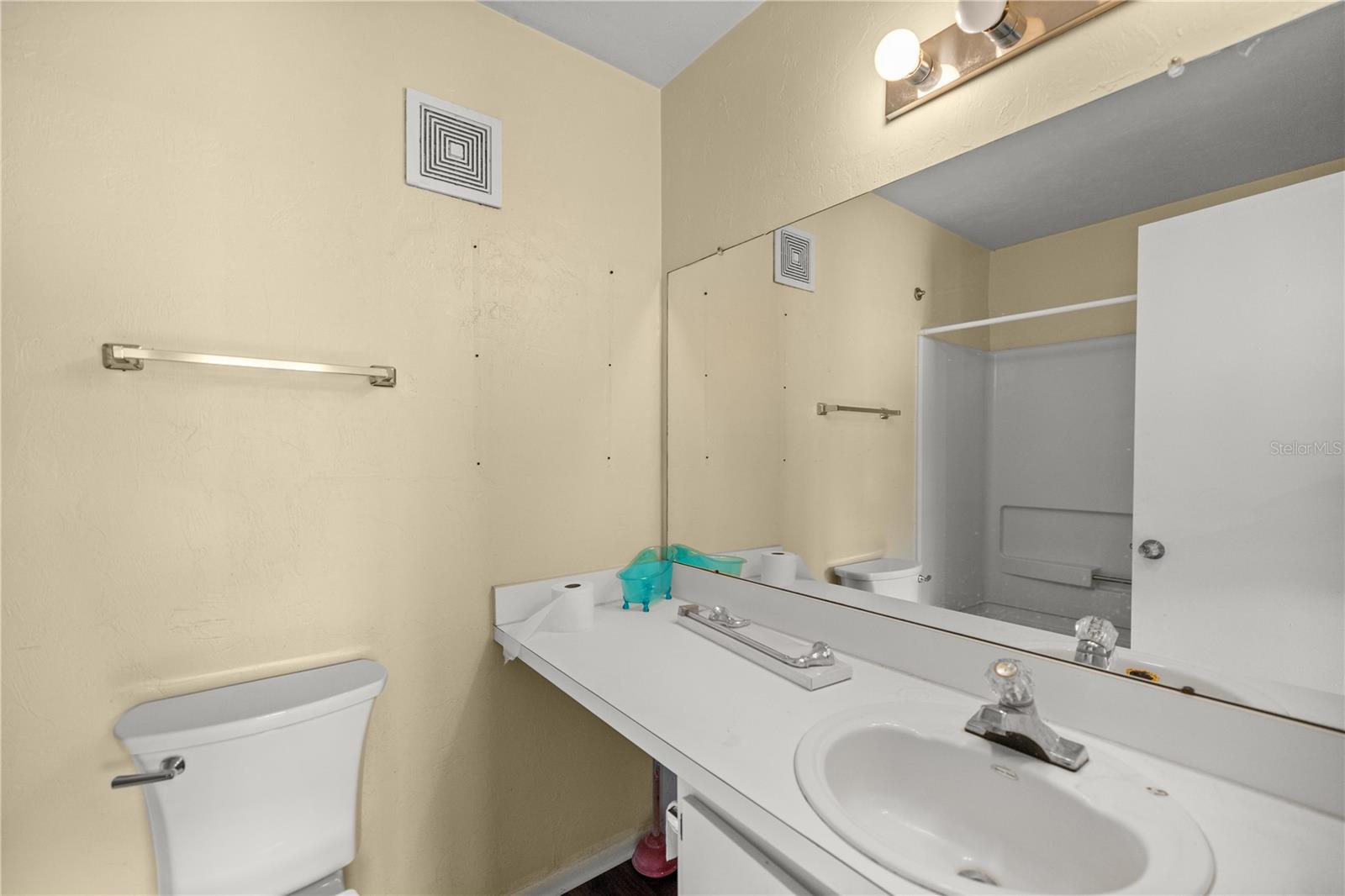 Photo 18 of 31 of 4000 SW 23RD STREET 3-202 condo