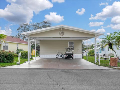 A home in LAKE WALES