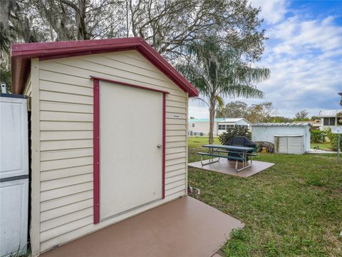 A home in LAKE WALES