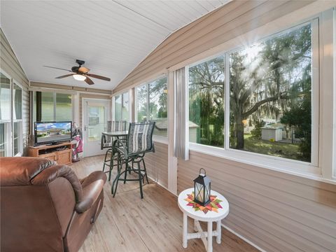 A home in LAKE WALES