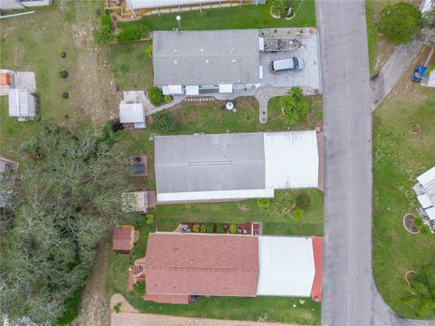 A home in LAKE WALES