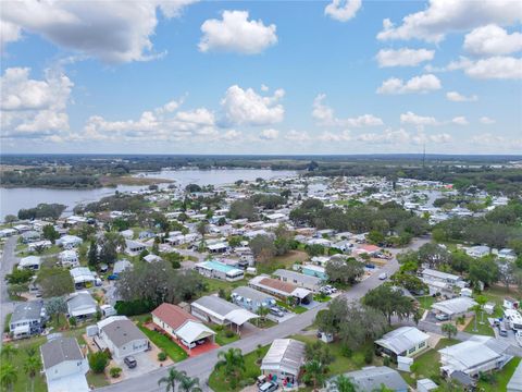 A home in LAKE WALES