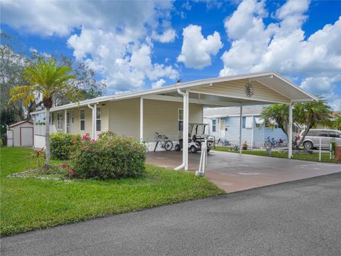 A home in LAKE WALES