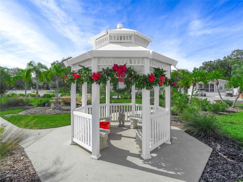 A home in LAKE WALES