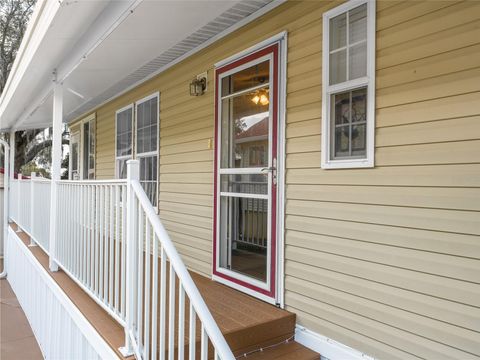 A home in LAKE WALES