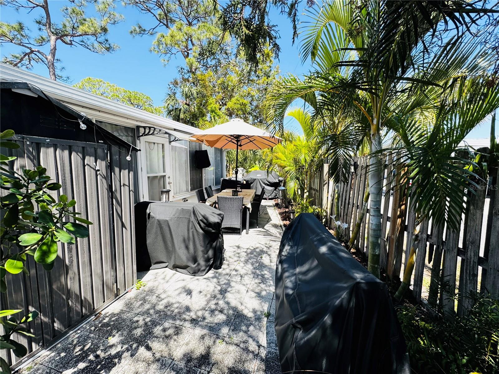 ROYAL PALM VILLAS - Residential