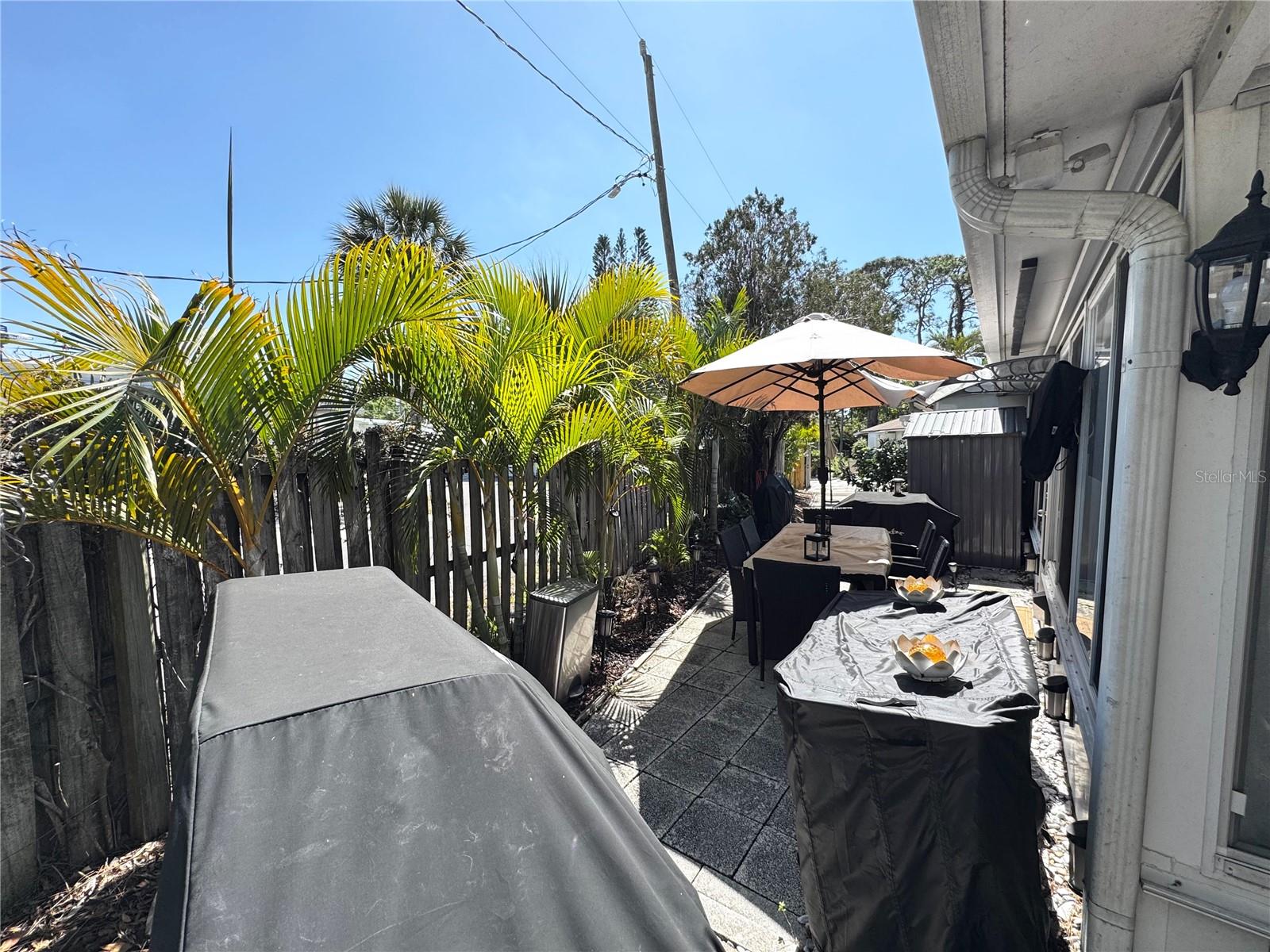 ROYAL PALM VILLAS - Residential