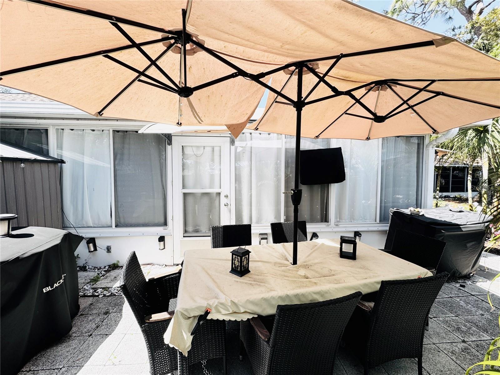 ROYAL PALM VILLAS - Residential