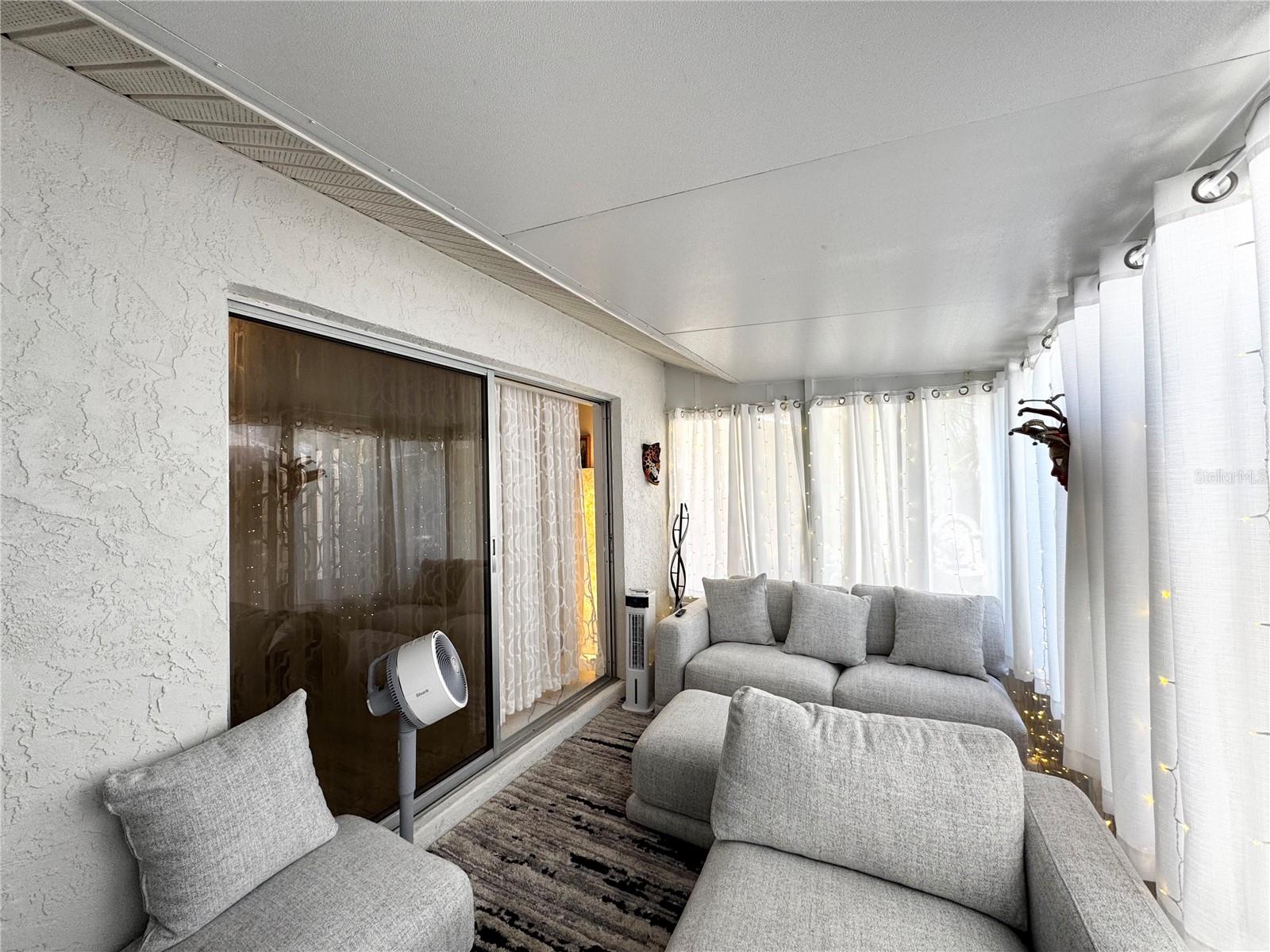 ROYAL PALM VILLAS - Residential