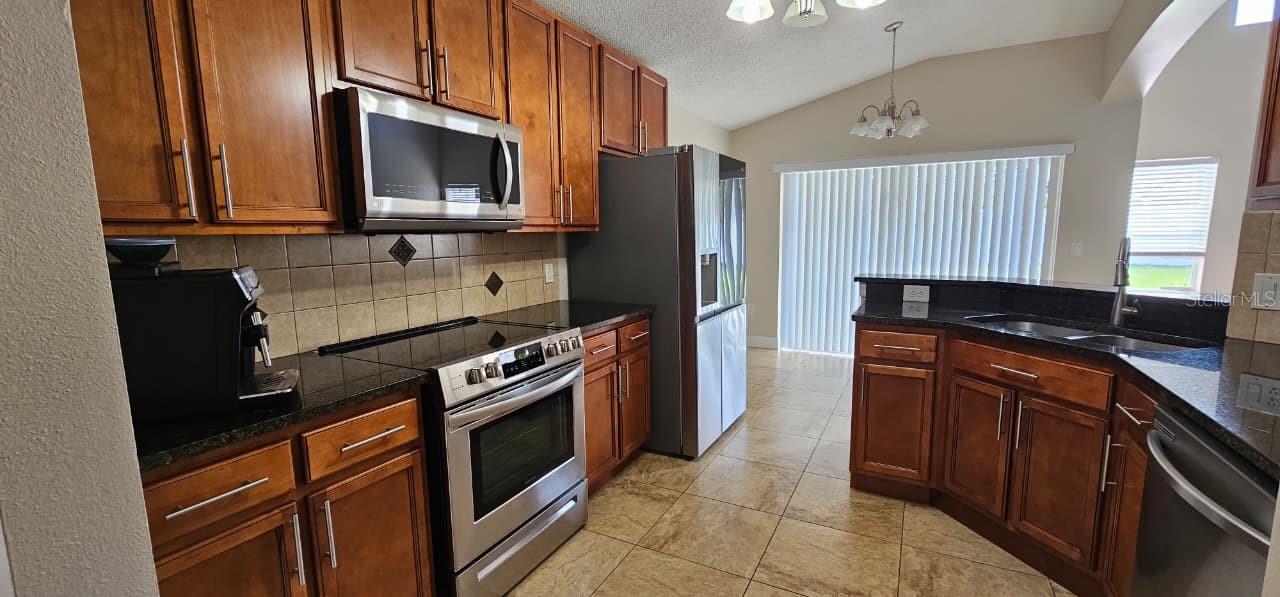 VISTA LAKES VILLAGE N-2 AMHURST - Residential