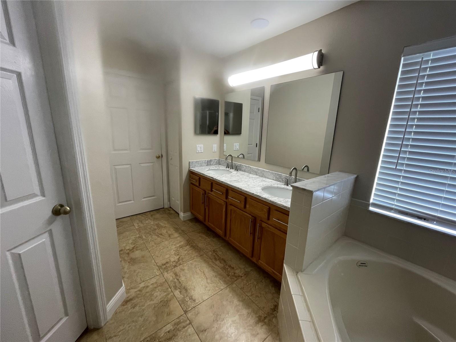 VISTA LAKES VILLAGE N-2 AMHURST - Residential