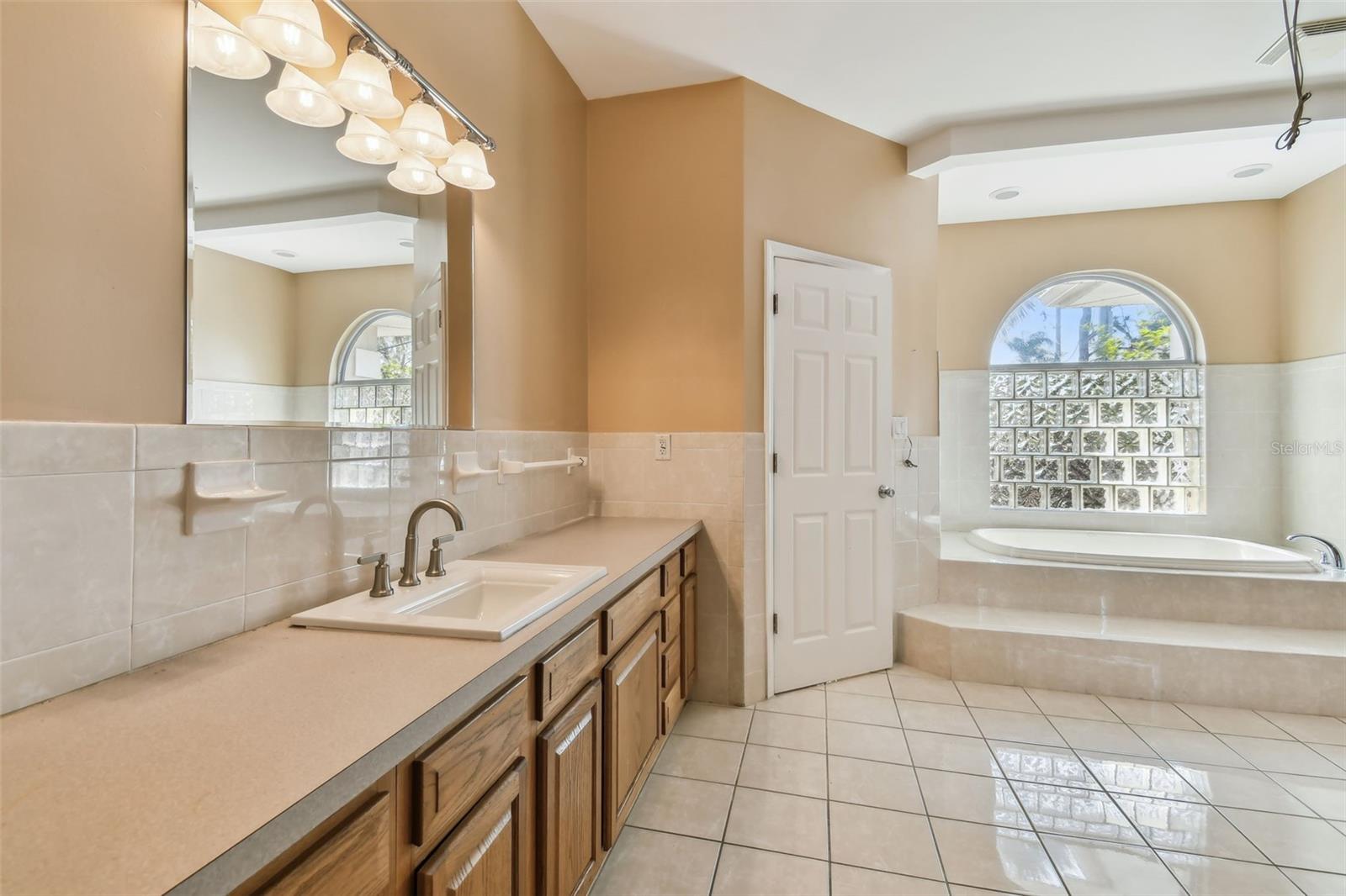 SUNSET HILLS - Residential Lease