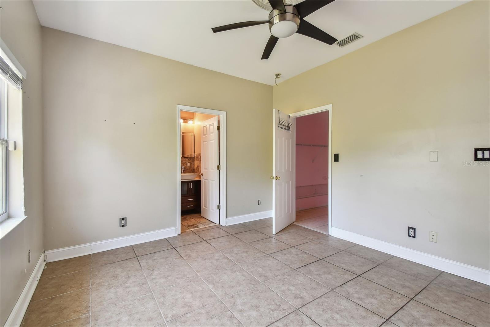 SUNSET HILLS - Residential Lease