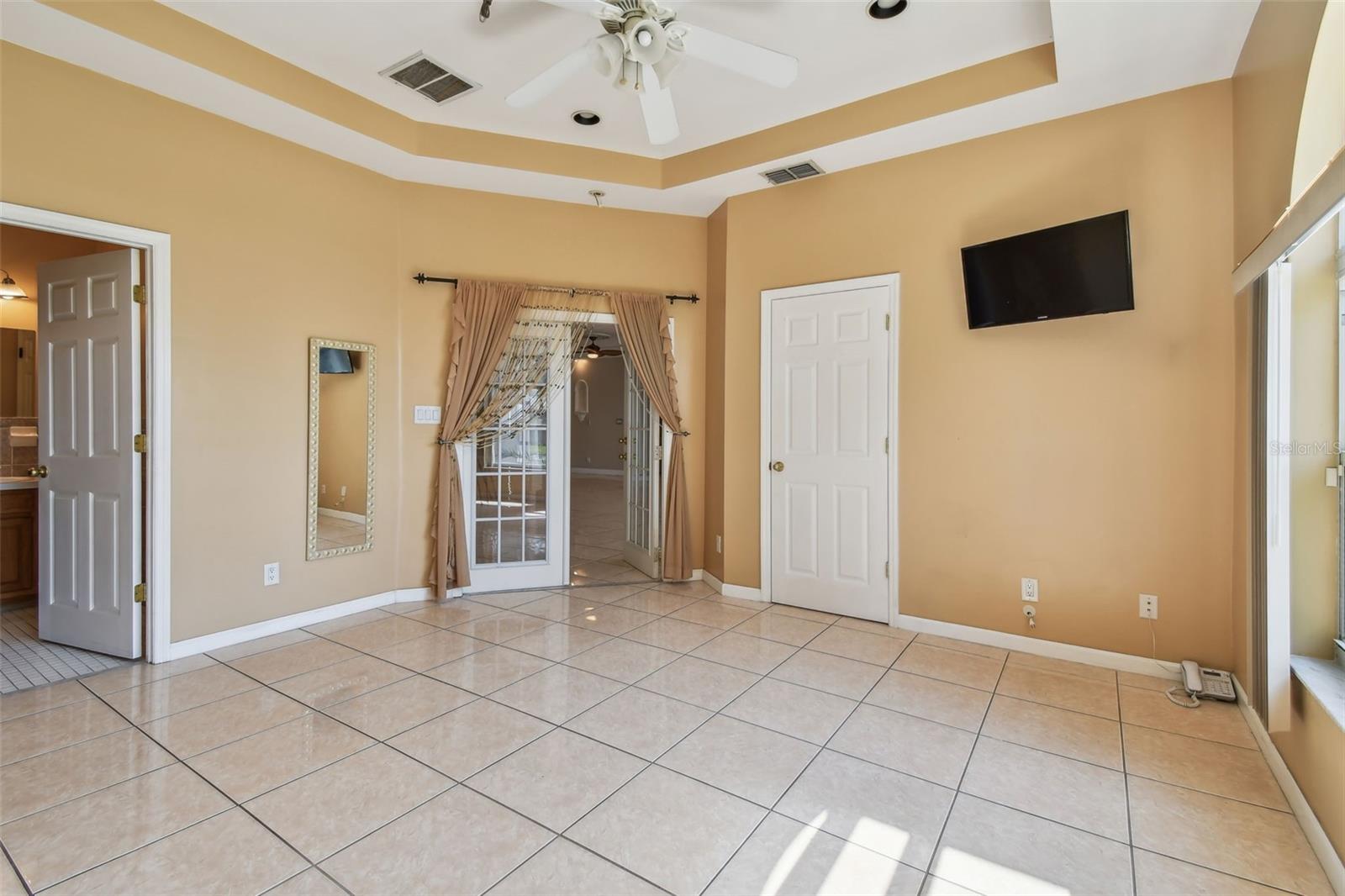 SUNSET HILLS - Residential Lease