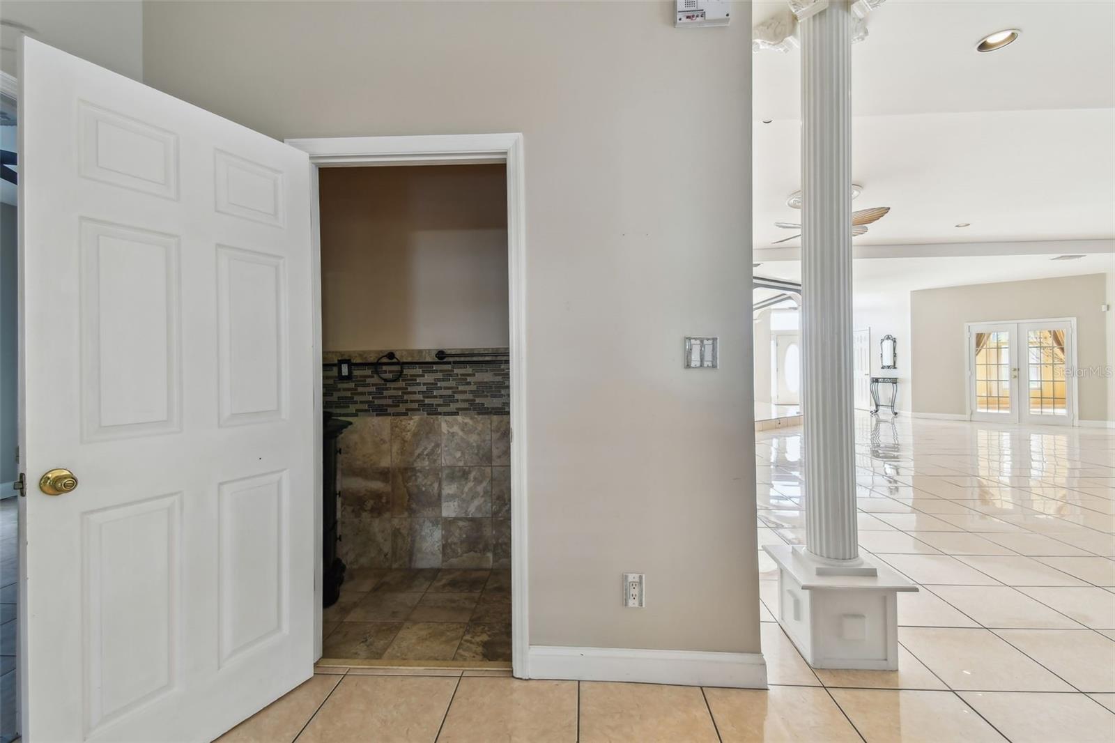 SUNSET HILLS - Residential Lease