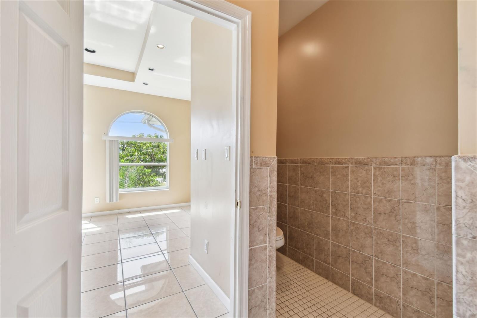 SUNSET HILLS - Residential Lease