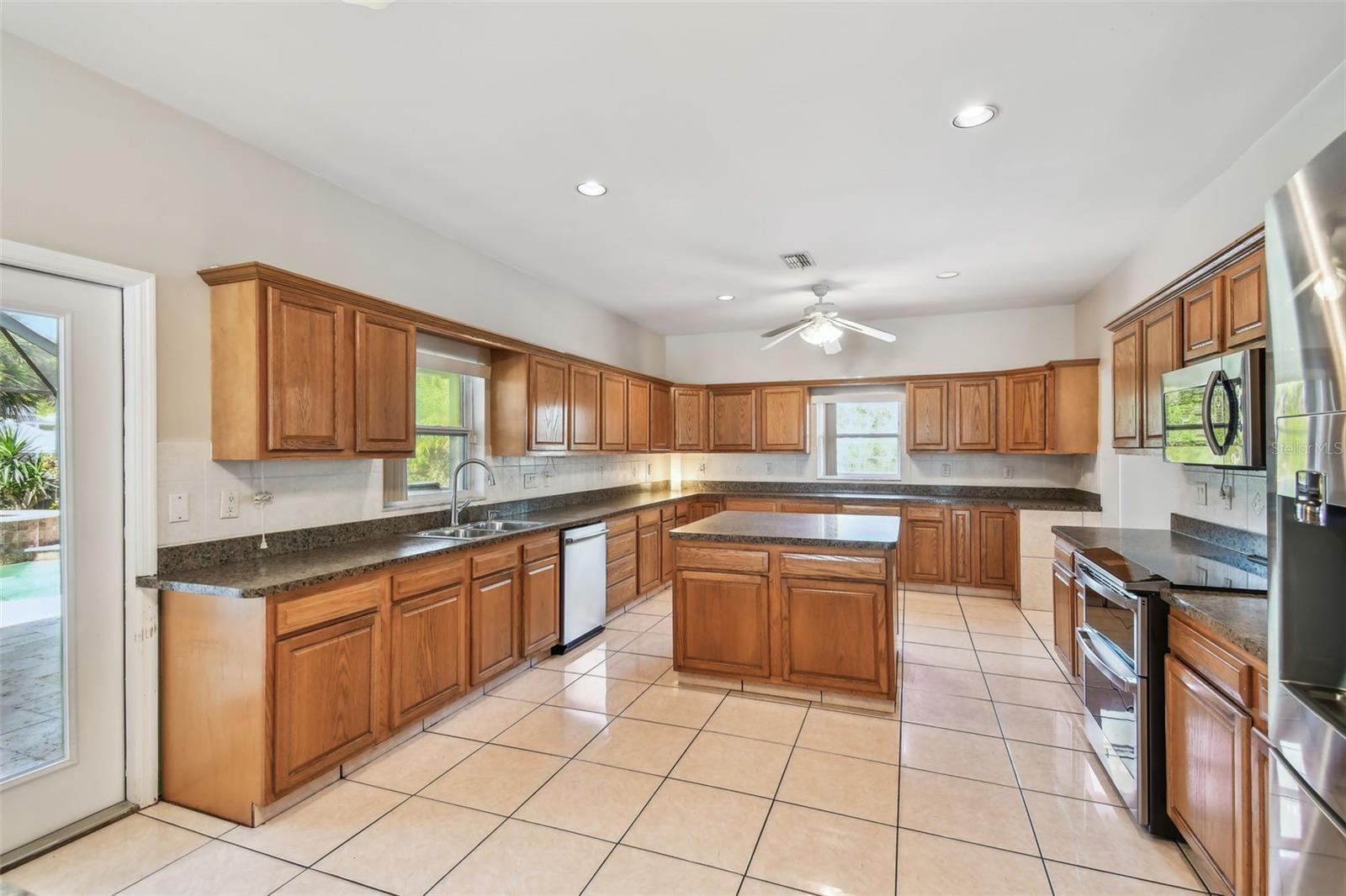 SUNSET HILLS - Residential Lease