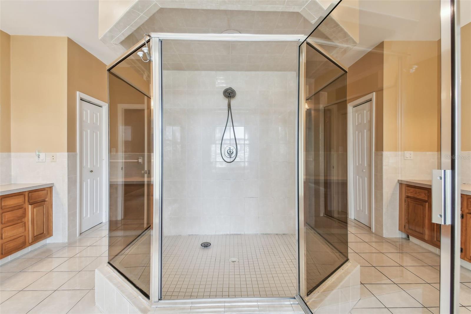 SUNSET HILLS - Residential Lease