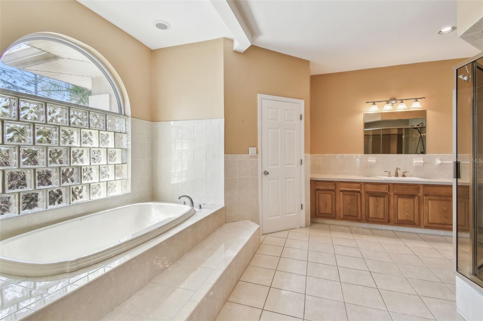 SUNSET HILLS - Residential Lease