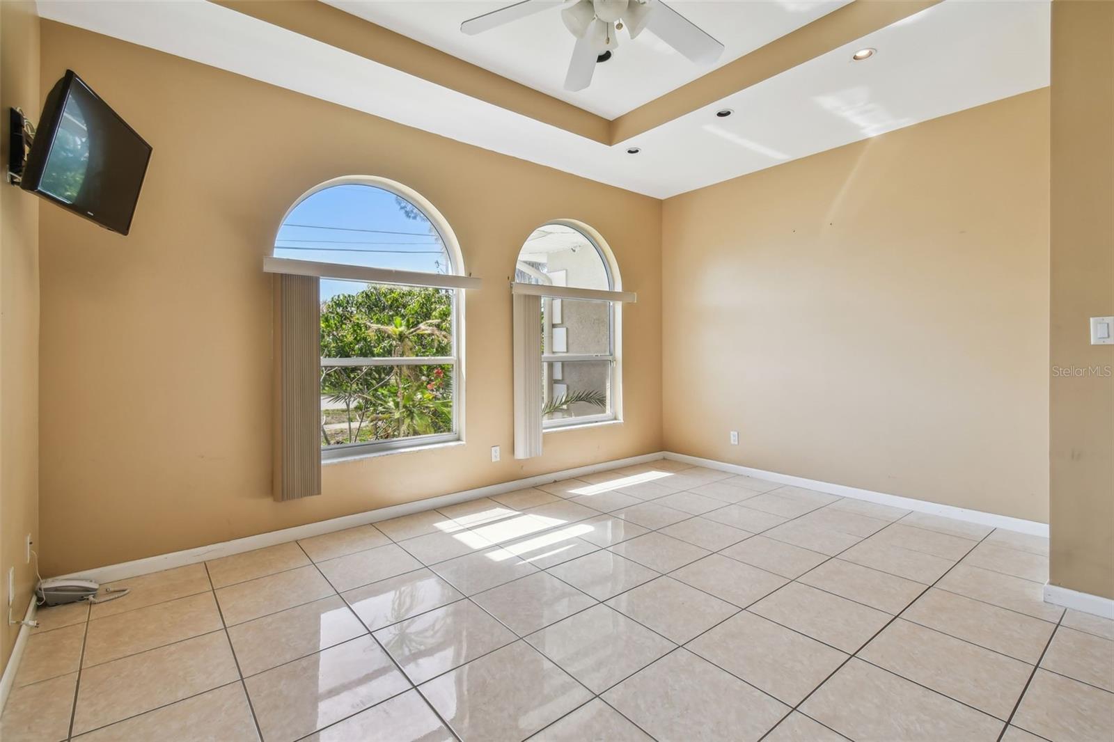 SUNSET HILLS - Residential Lease