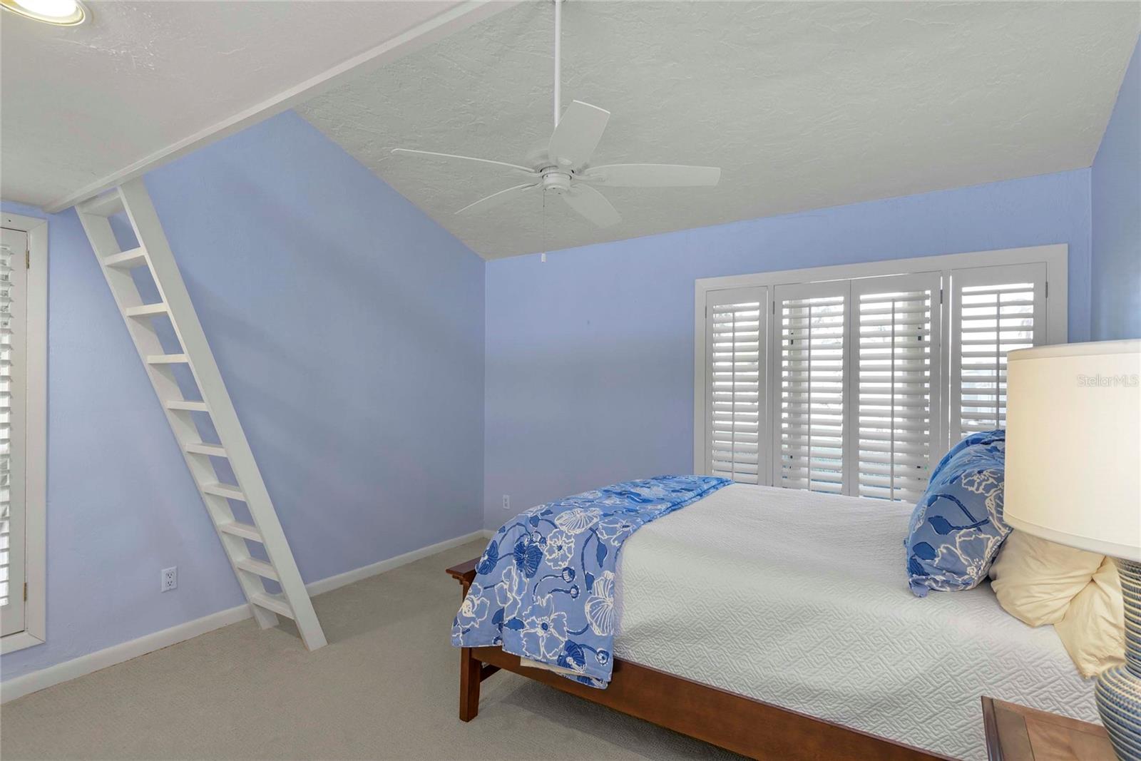 YACHT CLUB ISLAND ESTATES - Residential