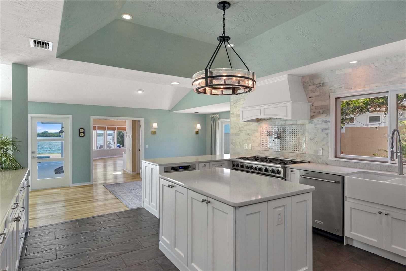 YACHT CLUB ISLAND ESTATES - Residential