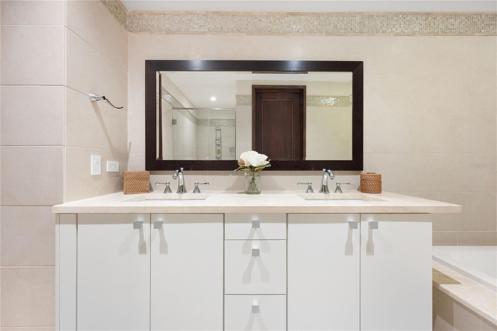 LAS VERANDAS CONDOMINIUM - Residential