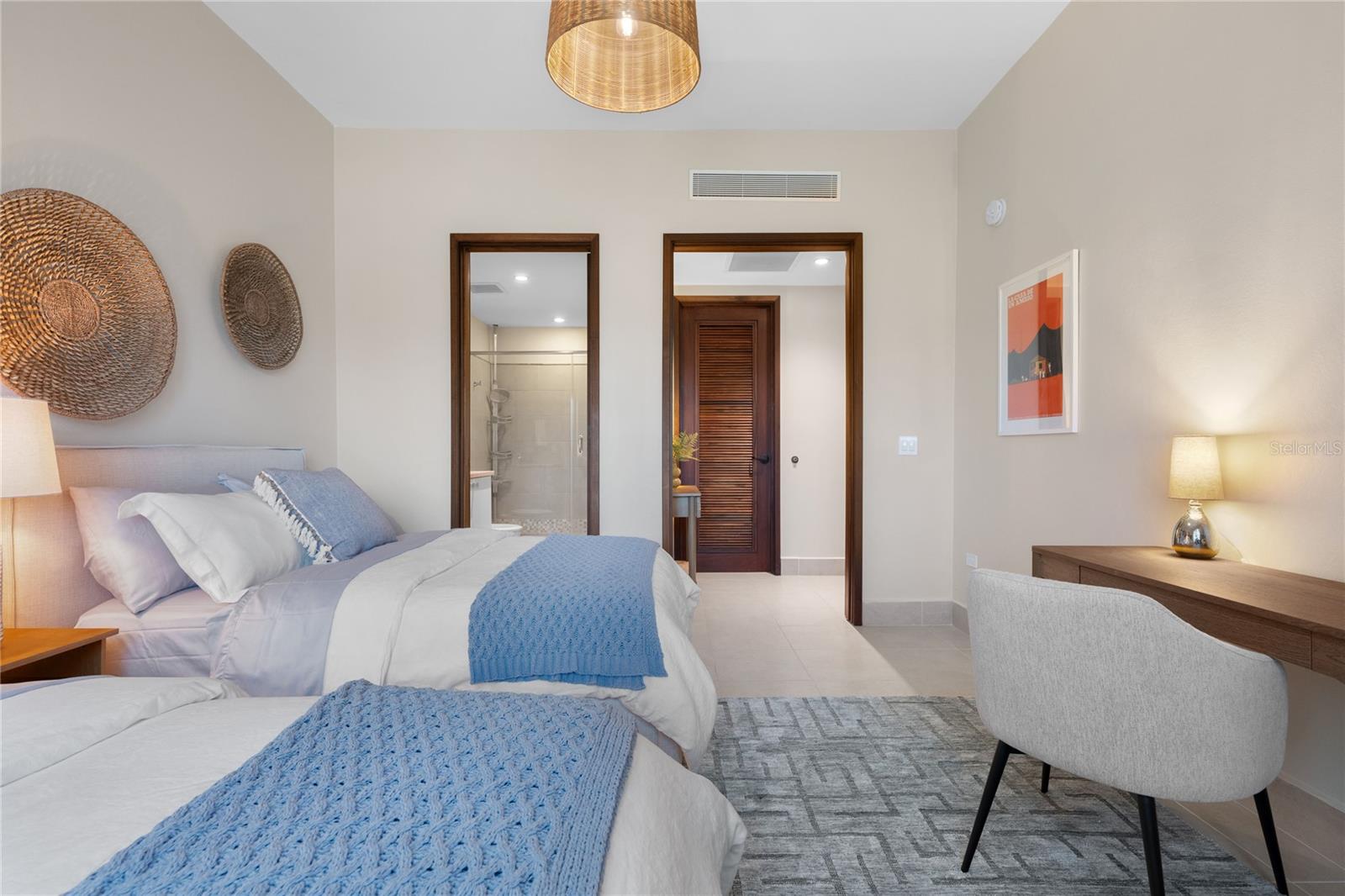 LAS VERANDAS CONDOMINIUM - Residential