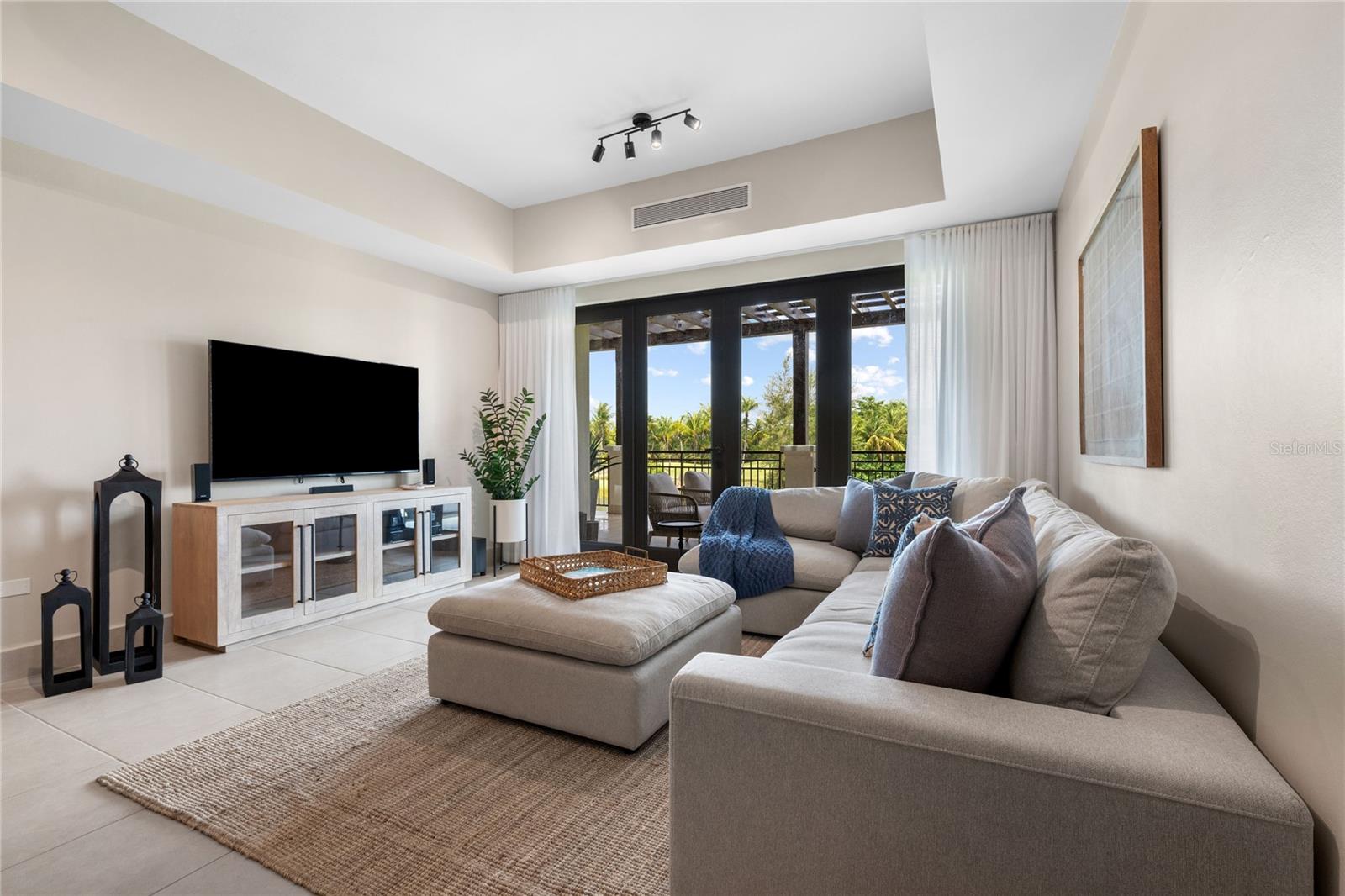 LAS VERANDAS CONDOMINIUM - Residential