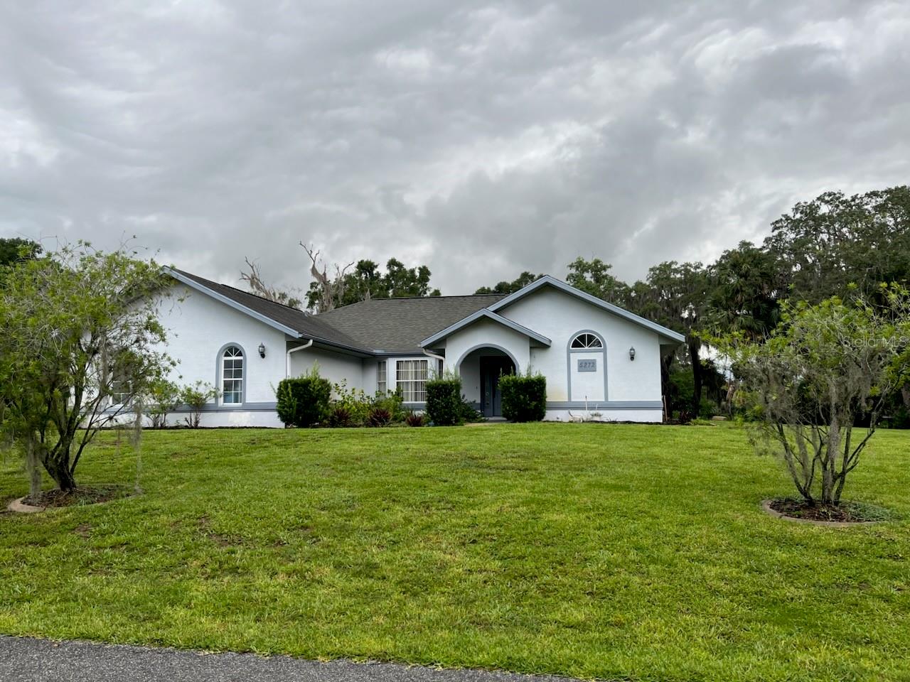 Nice, corner lot. Almost 1/2 ac. No HOA. Open floor plan. Upon entry, living room, looking in to dining room. Spacious kitchen with large dinette area at other end. 2 bedrooms and bath on that side, mst bedroom on other. Shower in hall bath. Tub, separate shower.irrigation.