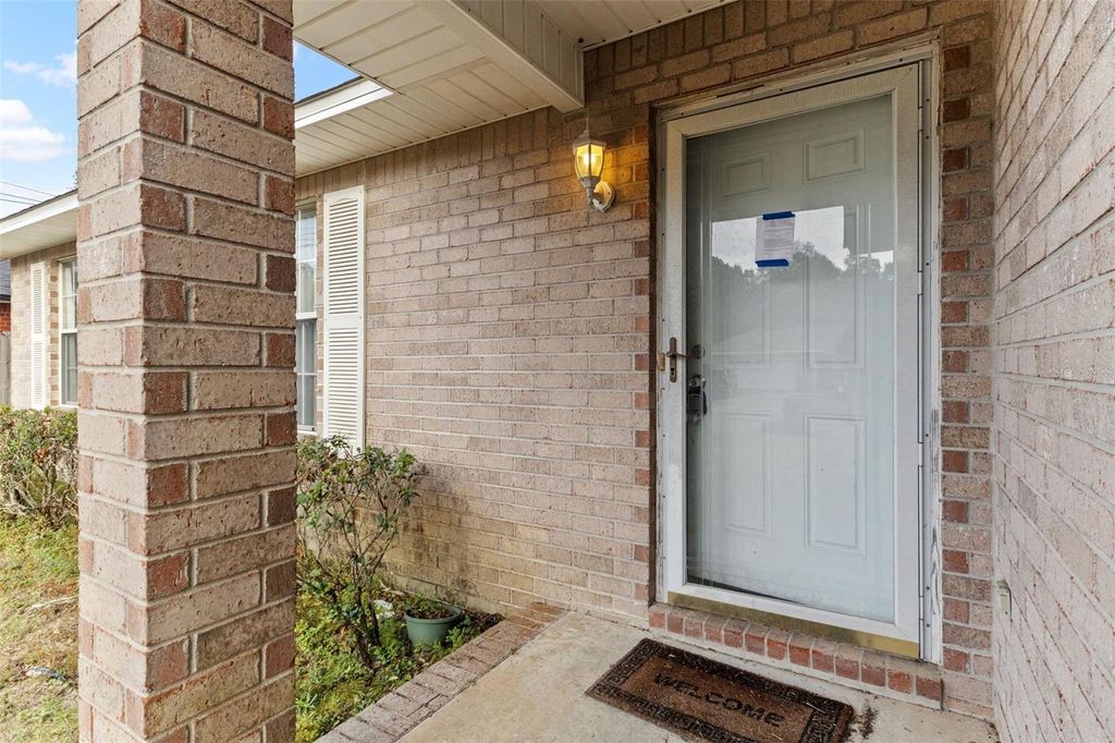 Photo of 8230 Groveland Avenue, Pensacola, FL 32534 (MLS # C7517909)