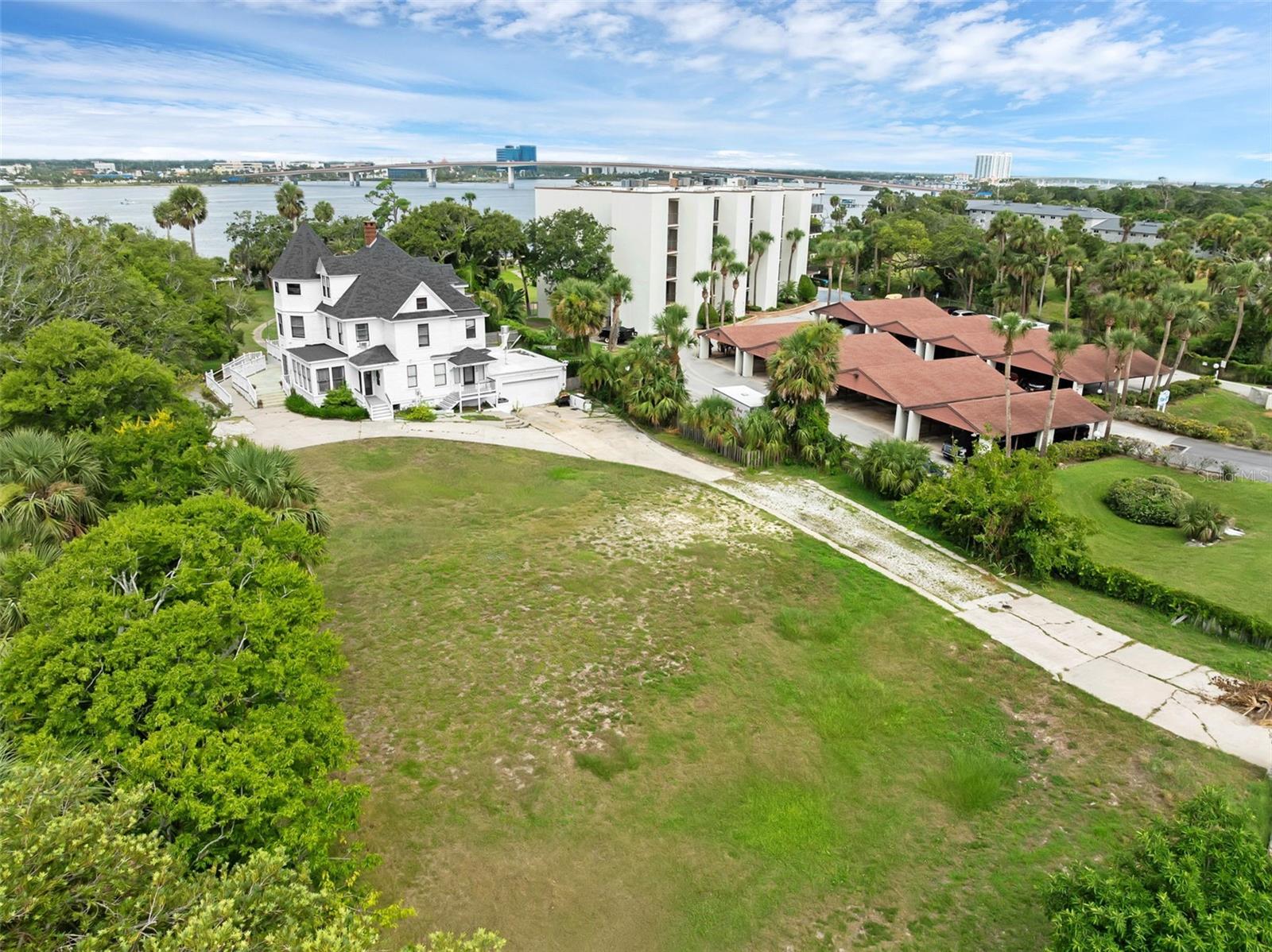 LT 02 & 03 SEC 09-15-33 - Residential