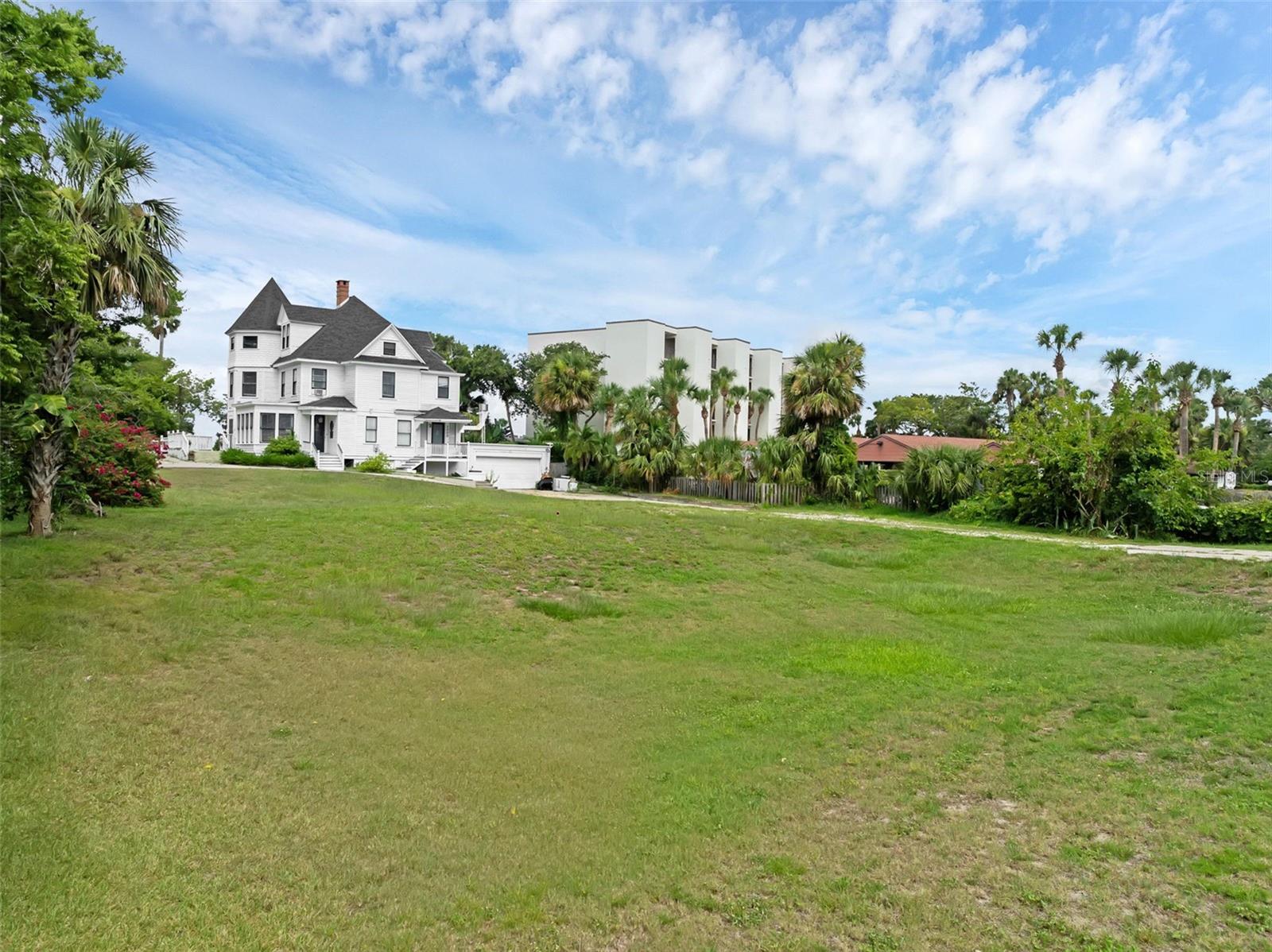 1000 S PENINSULA DRIVE