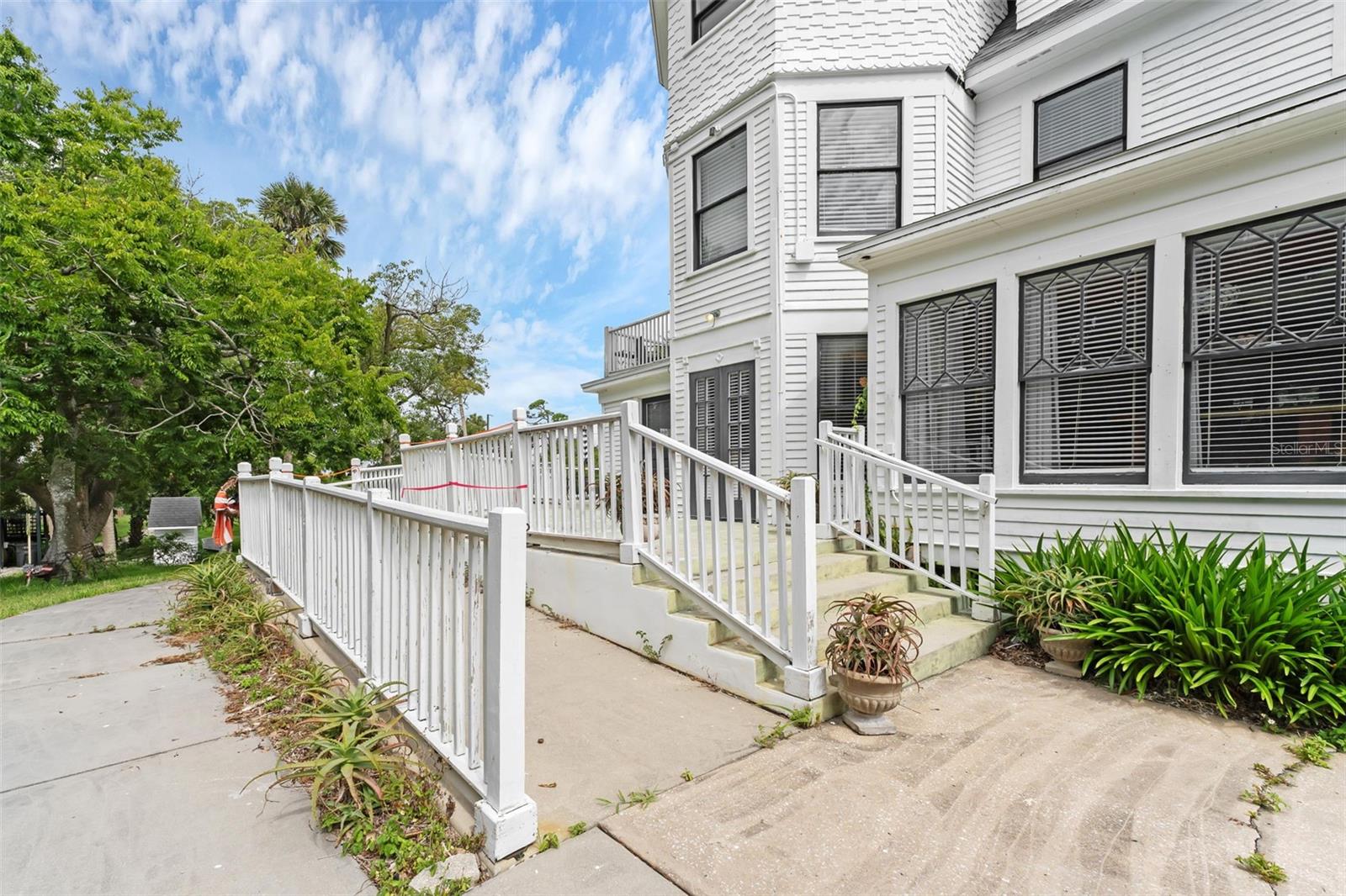 LT 02 & 03 SEC 09-15-33 - Residential