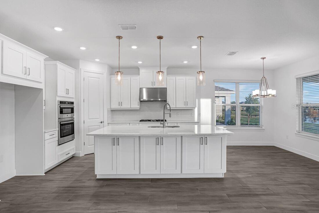 882 ARBOR GREEN TRAIL