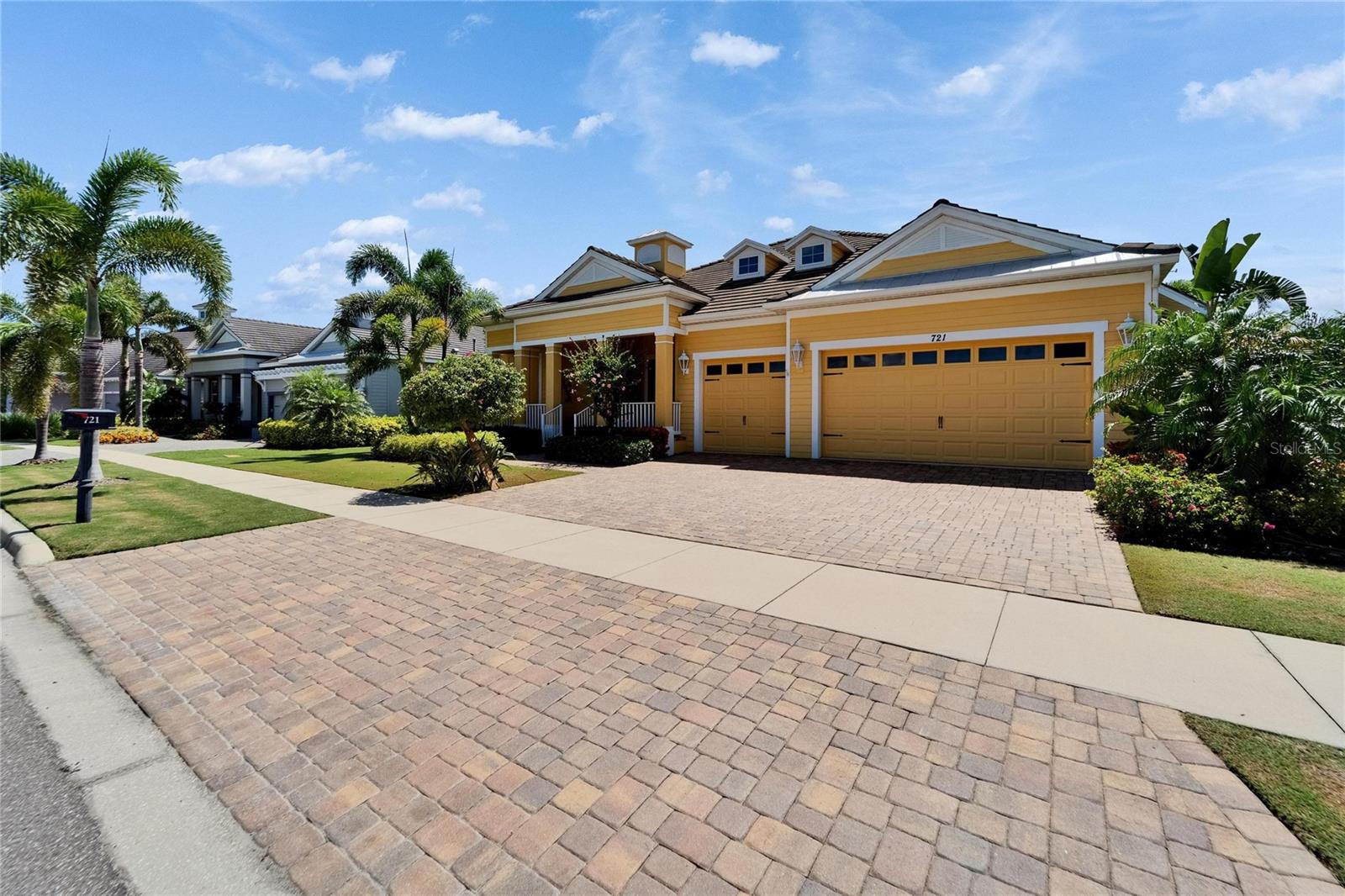 721 MANNS HARBOR DRIVE