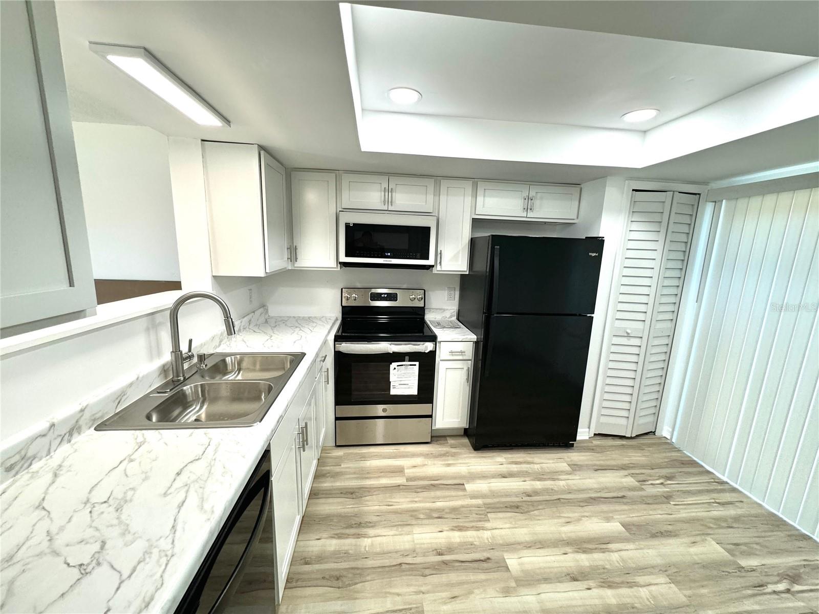 CAMBRIDGE CIRCLE - Residential Lease