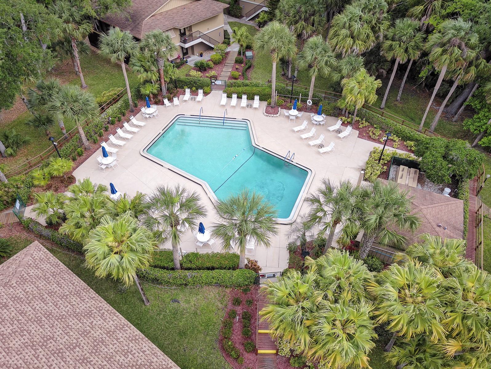 LAKESIDE CONDO APTS - Residential