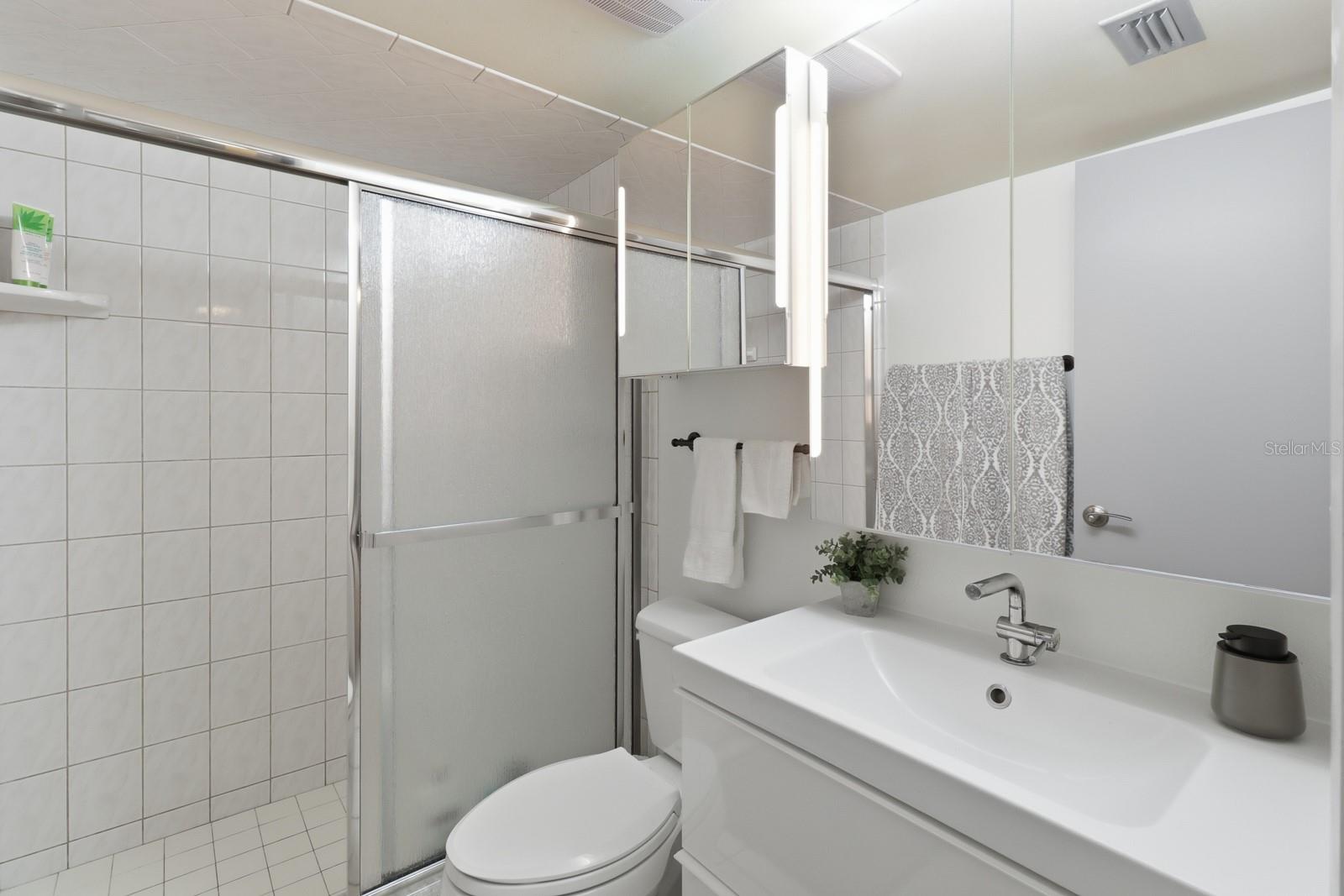 LAKESIDE CONDO APTS - Residential