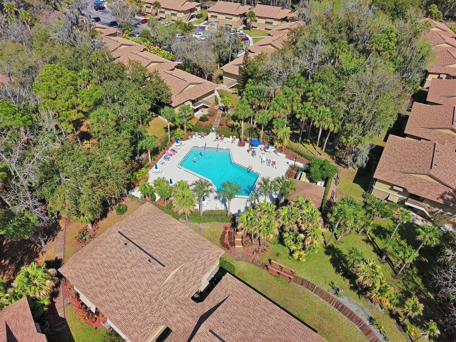 LAKESIDE CONDO APTS - Residential