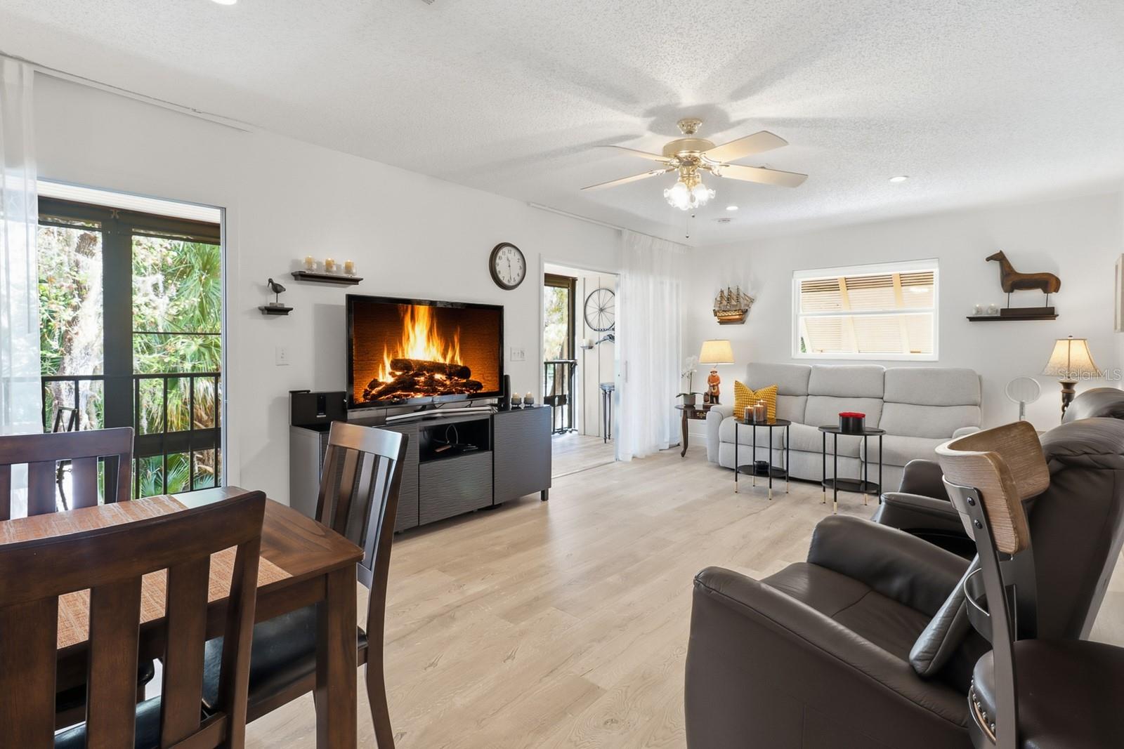 LAKESIDE CONDO APTS - Residential