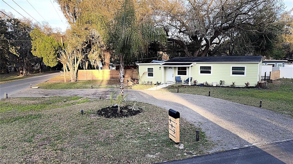 Photo of 903 King Street, Plant City, FL 33563 (MLS # TB8478911)