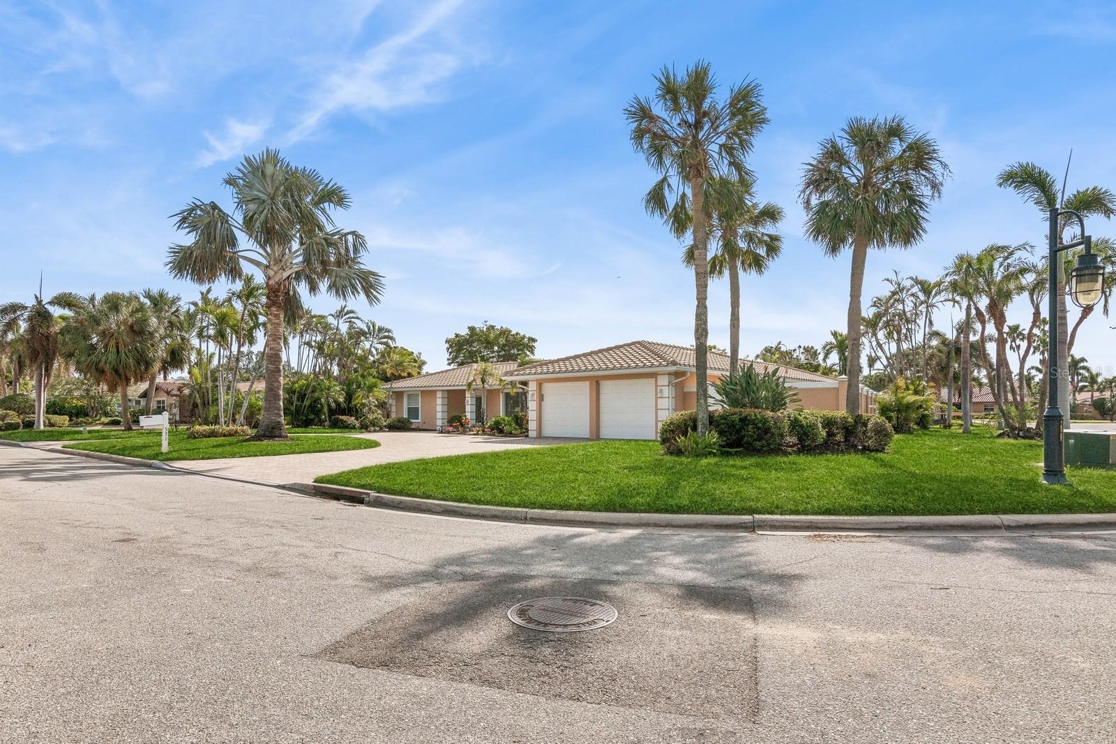 531 N SPOONBILL DRIVE