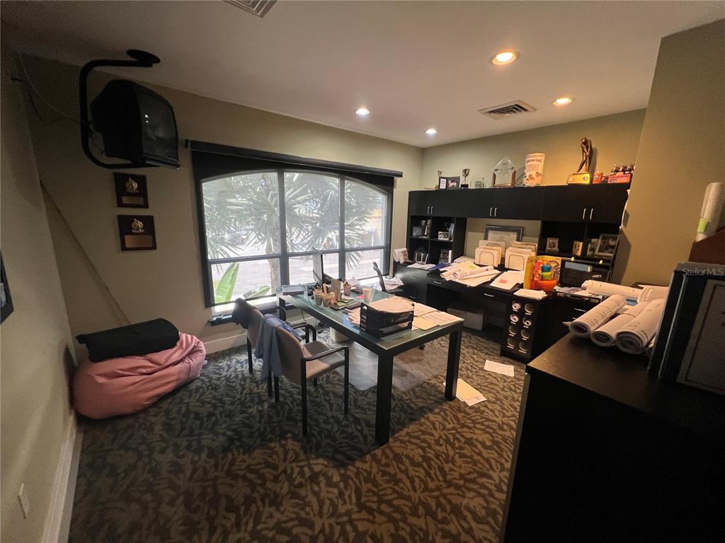 SOUTHLAND - Commercial Sale