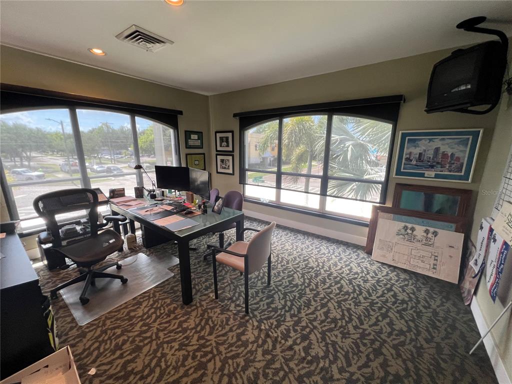 SOUTHLAND - Commercial Sale