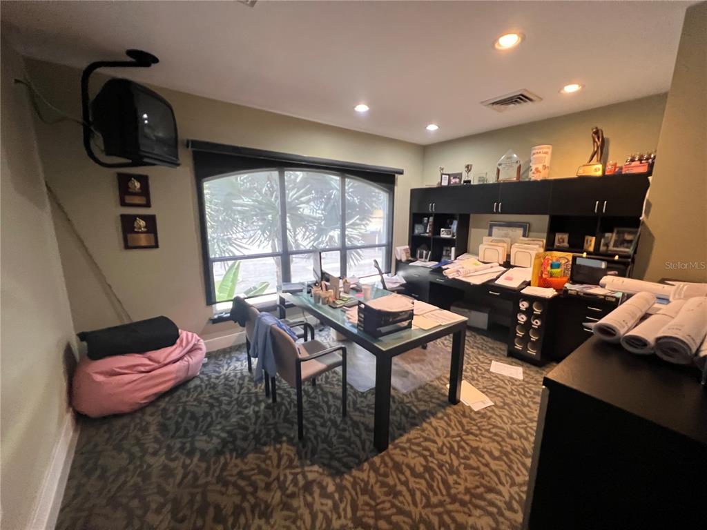 SOUTHLAND - Commercial Sale