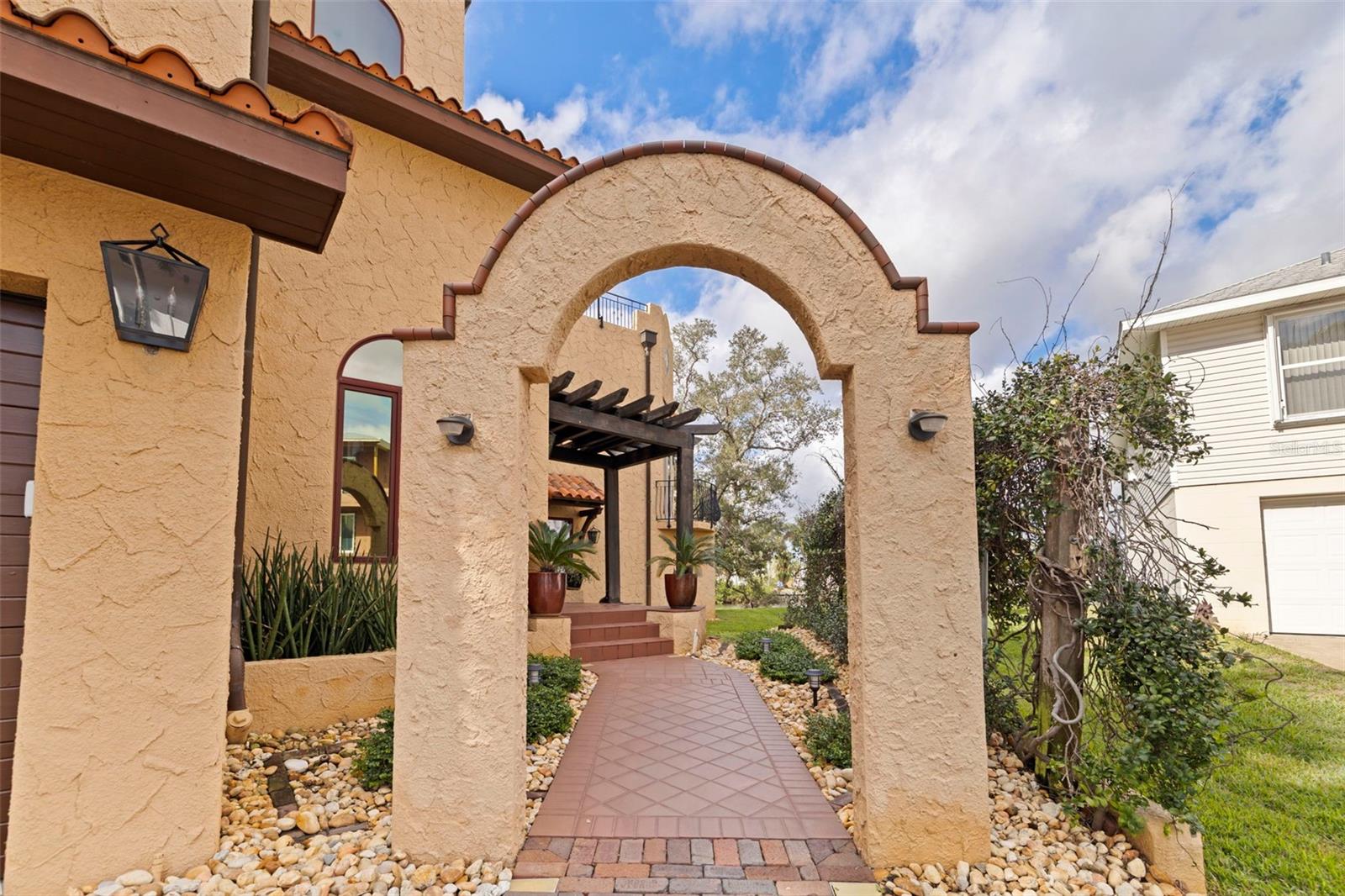 1815 BAYOU GRANDE BOULEVARD NE